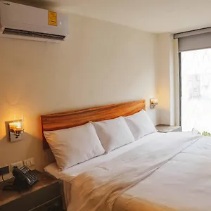 **** Hotel Urban Mexico