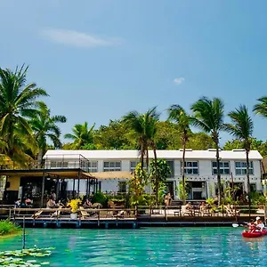 The Yak House - Bacalar